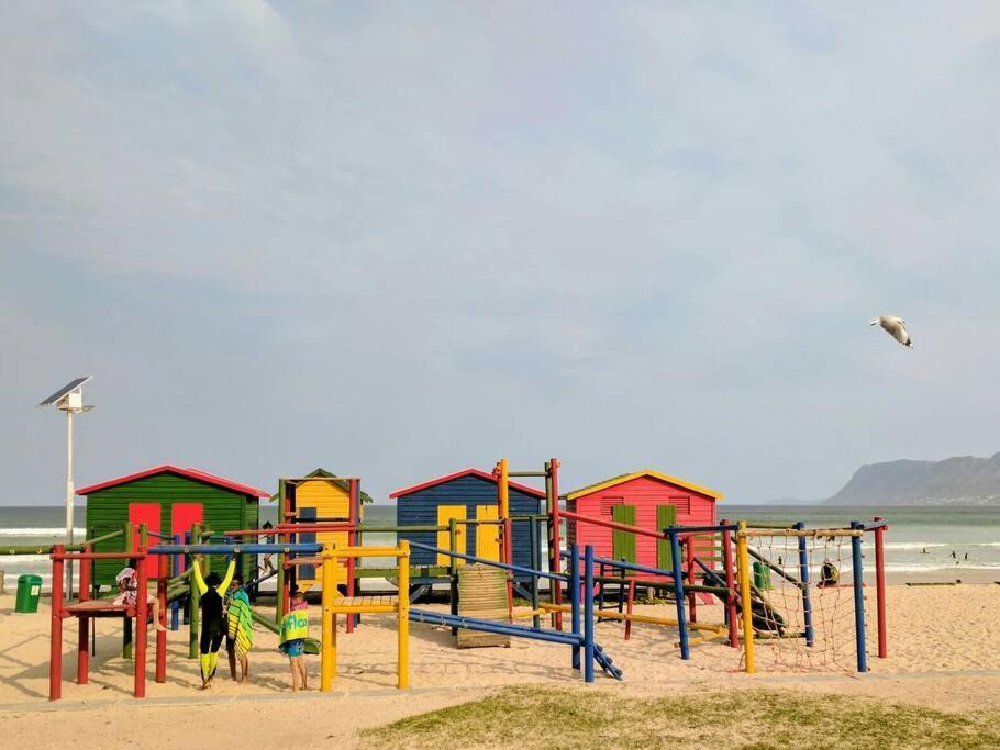 On The Beach At Surfers Corner Kapstadt Exterior foto